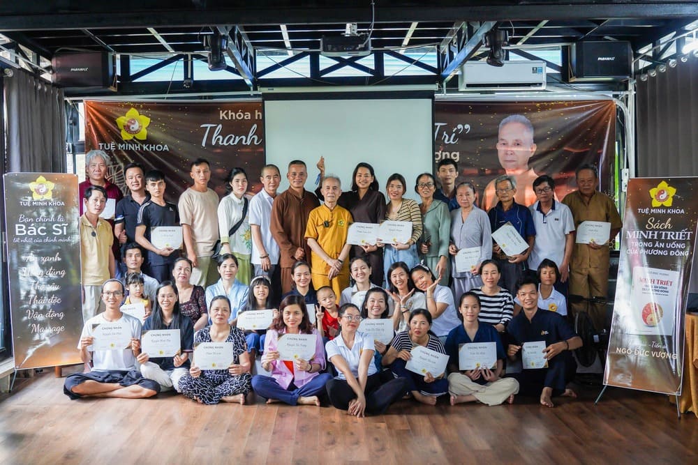 Đóng Góp Trong Giáo Dục Và Nghiên Cứu